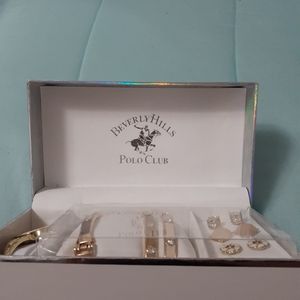 Earnings, bracelets and watch